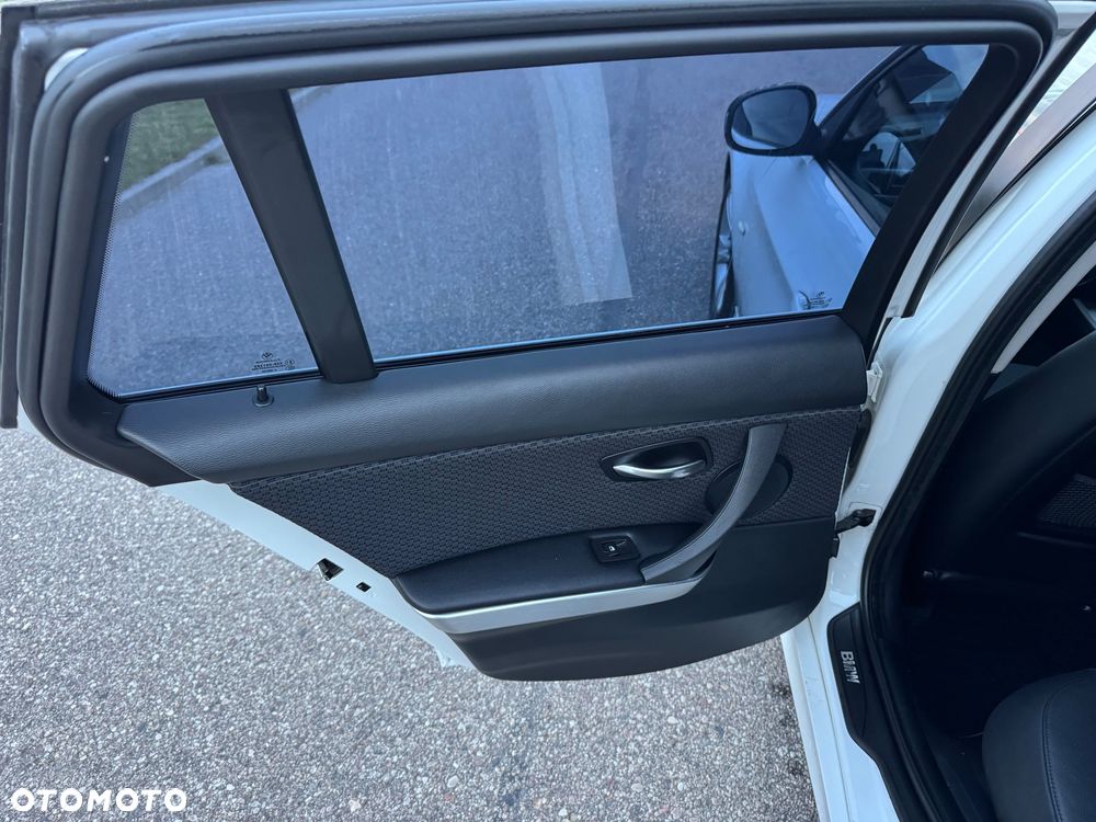 BMW Seria 3 320d DPF - 16