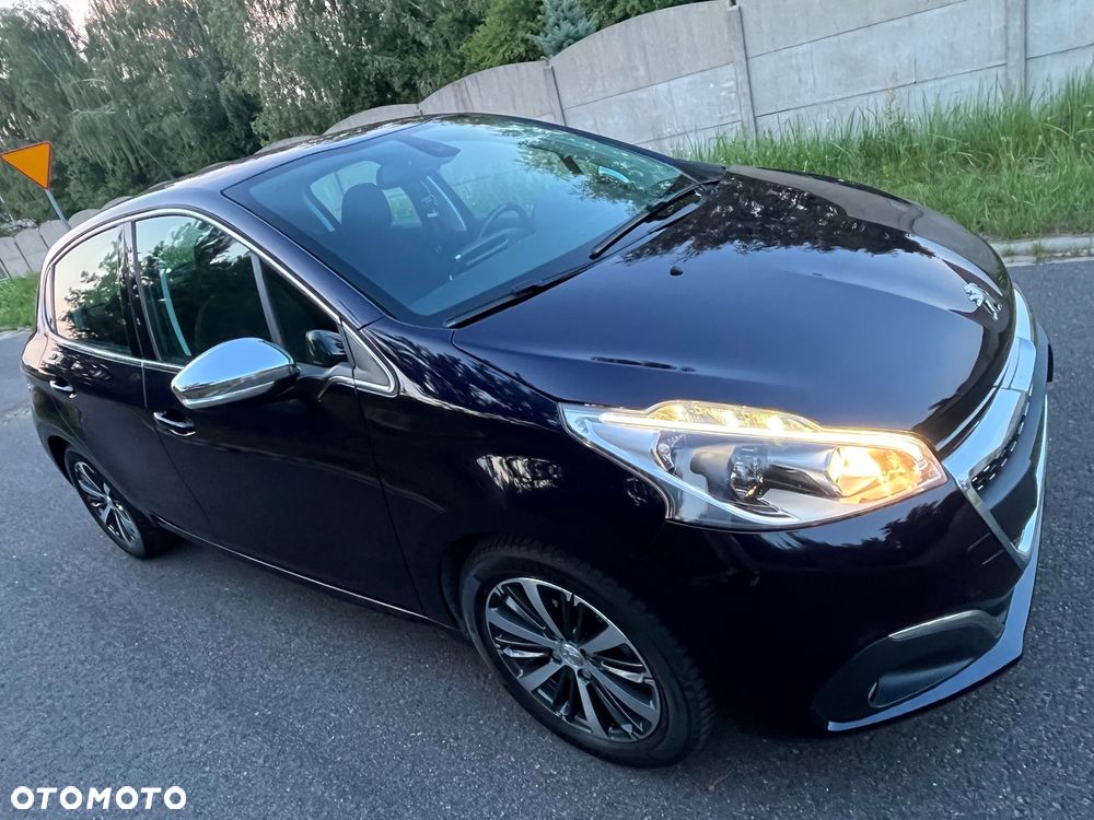 Peugeot 208 - 1