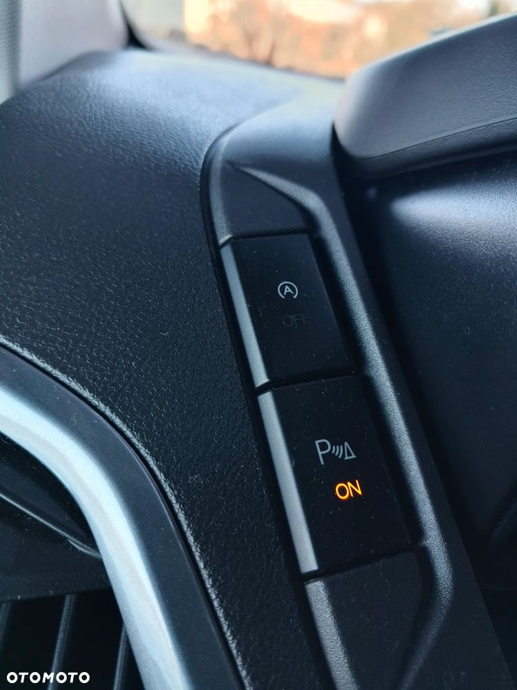 Ford Tourneo Custom 300 L2H1 VA Titanium - 15