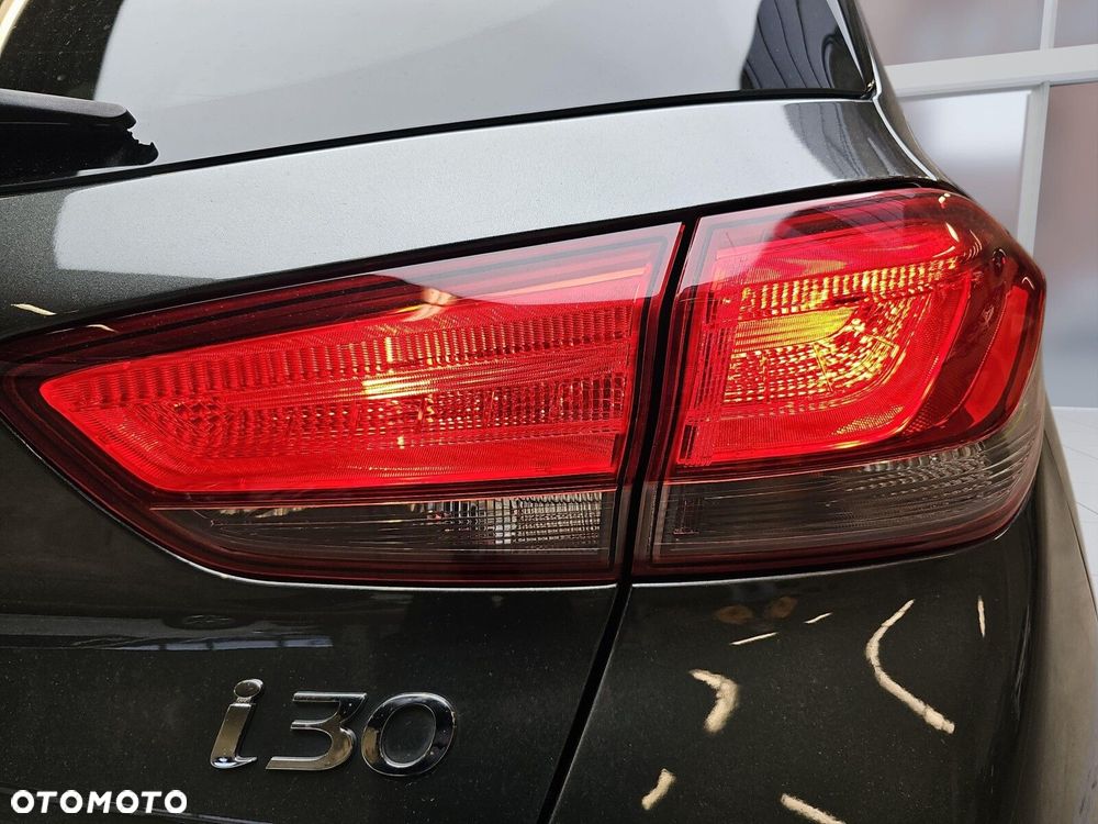 Hyundai i30 1.5 T-GDI 48V Comfort DCT - 33