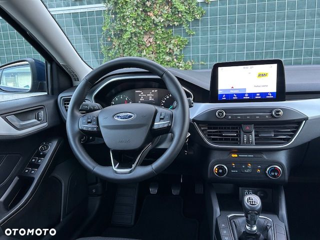 Ford Focus 1.0 EcoBoost Connected - 26