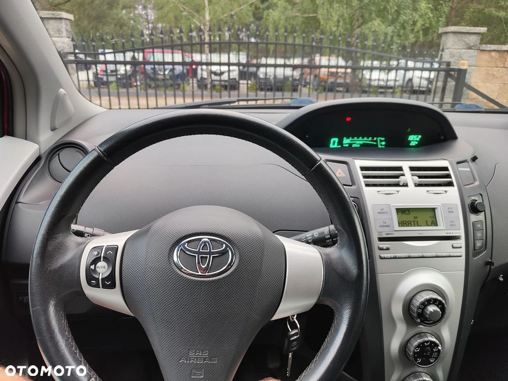 Toyota Yaris 1.4 D-4D Sol - 21