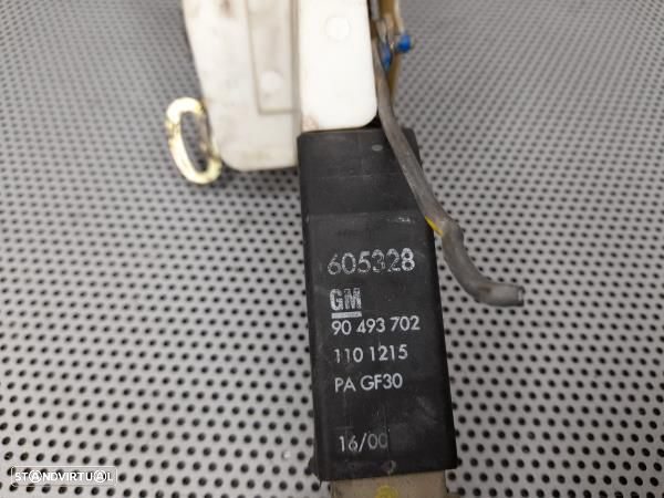 Fecho Porta Frente Dto Opel Corsa B (S93) - 3