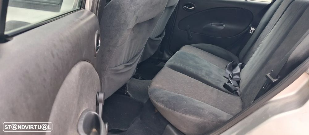 Ford Fiesta 1.25 Ghia - 11