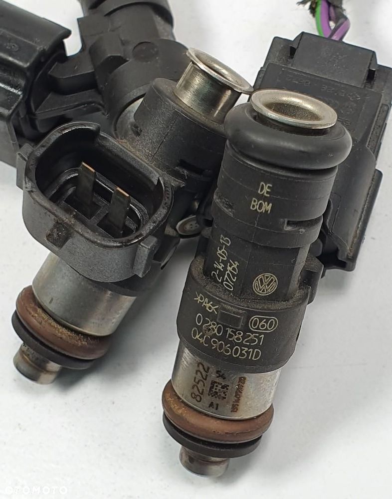WTRYSK WTRYSKIWACZ SKODA CITIGO 1.0 MPI 04C906031D - 3