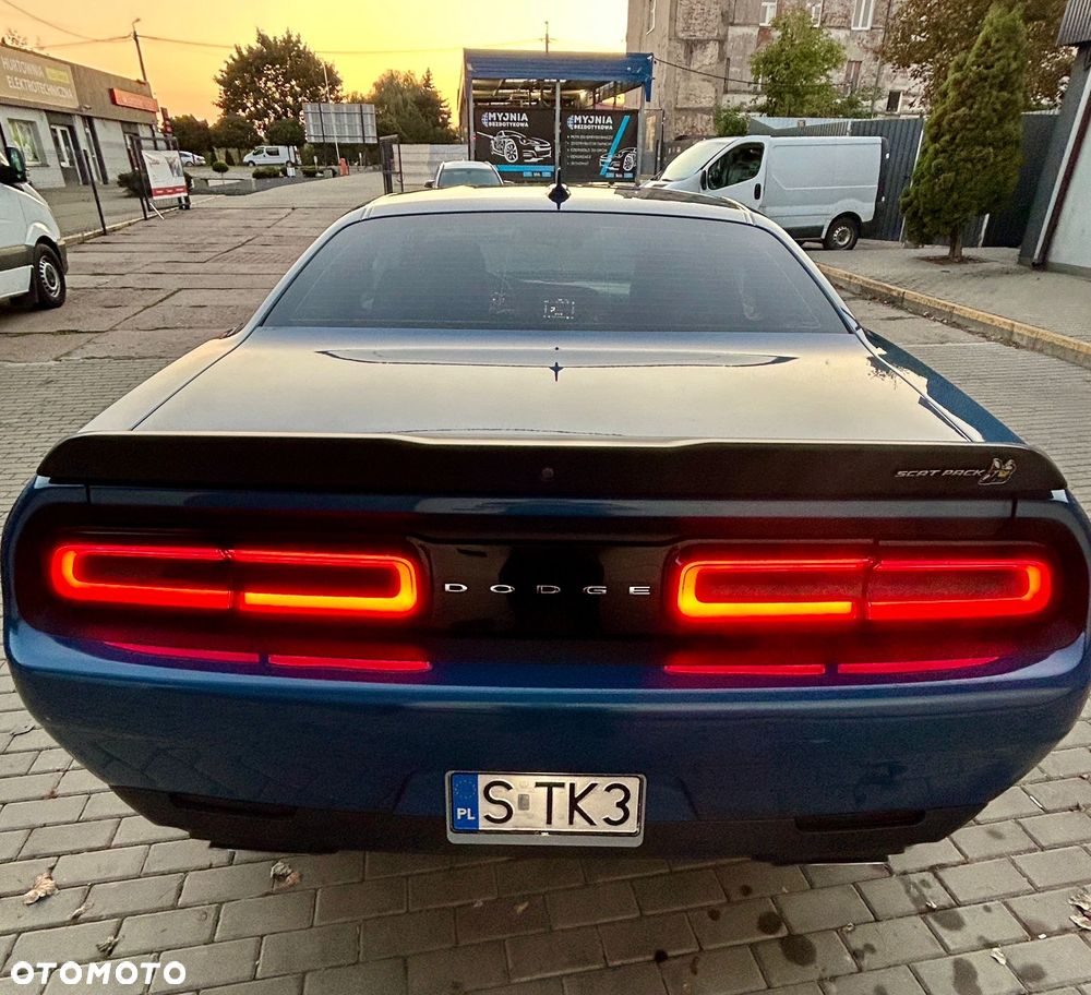Dodge Challenger 6.4 Scat Pack - 4