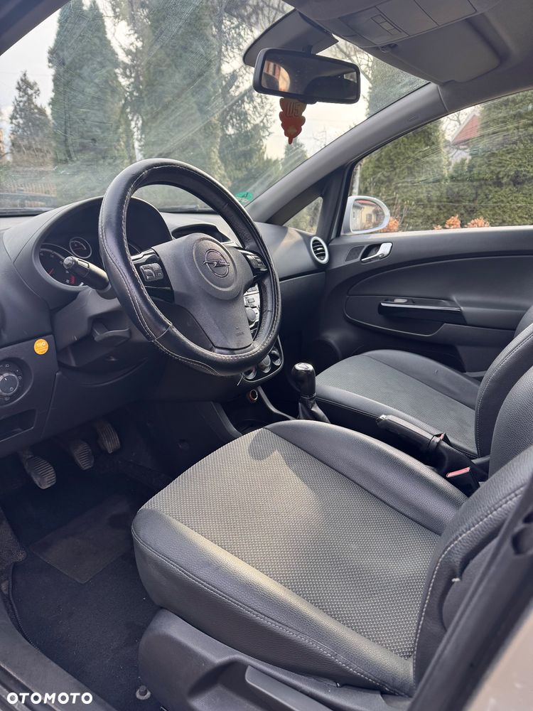 Opel Corsa 1.4 16V Cosmo - 1