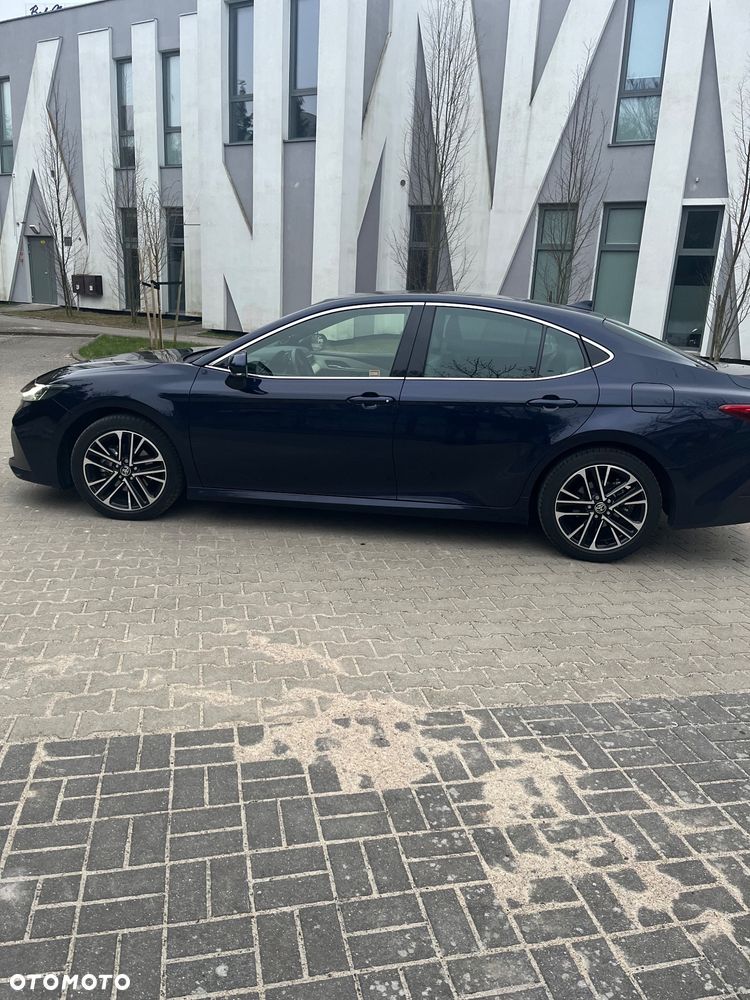 Toyota Camry 2.5 Hybrid Dynamic Force Executive e-CVT - 2