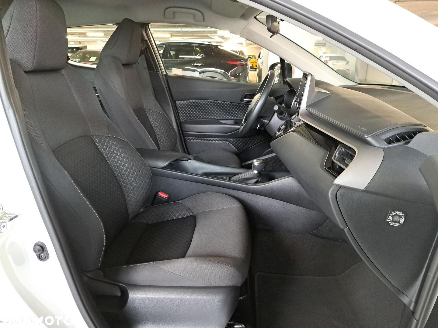 Toyota C-HR - 14