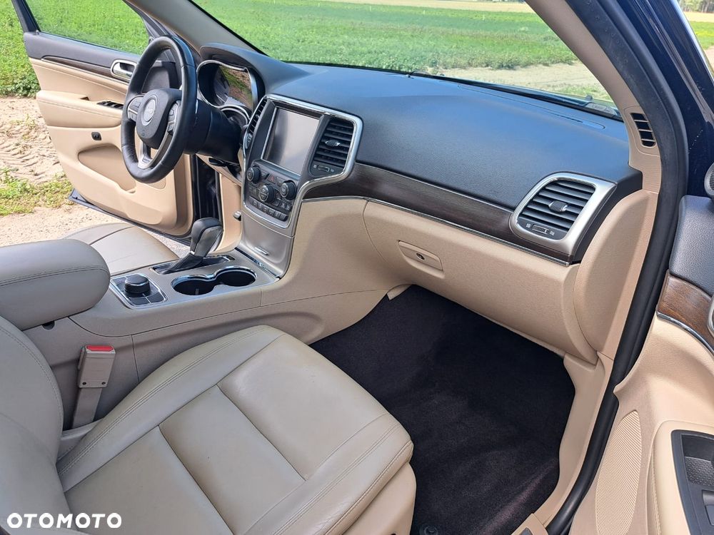 Jeep Grand Cherokee - 17