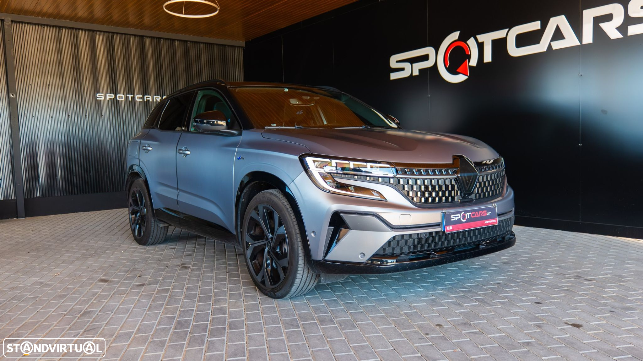 Renault Austral 1.2 E-Tech Iconic - 3