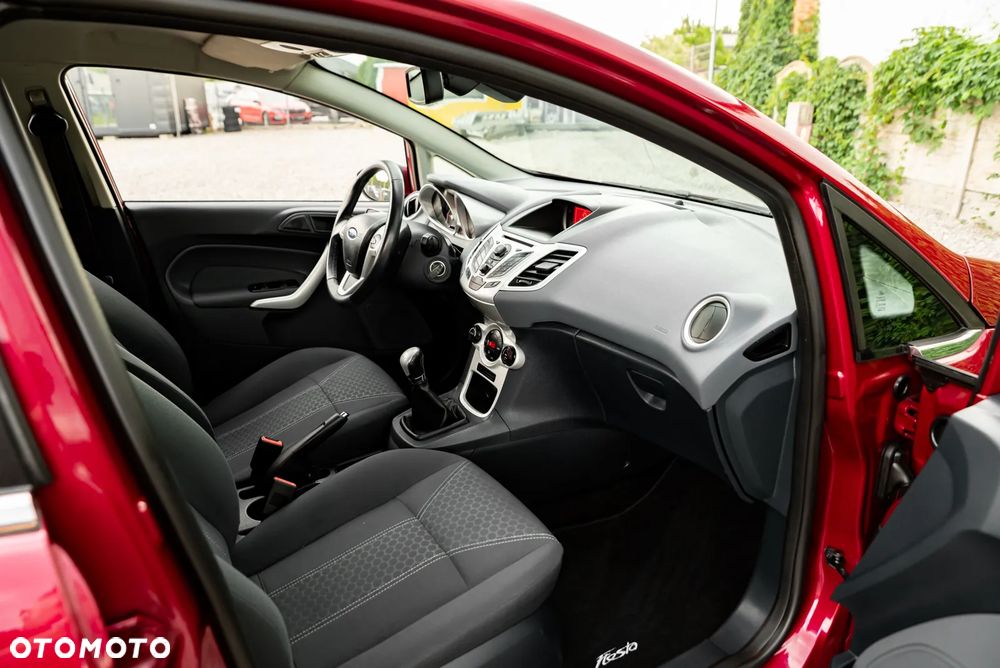 Ford Fiesta 1.6 Ti-VCT Ghia - 23