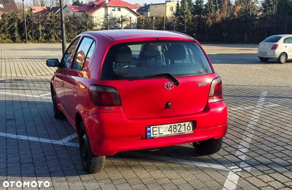 Toyota Yaris 1.0 Base - 8