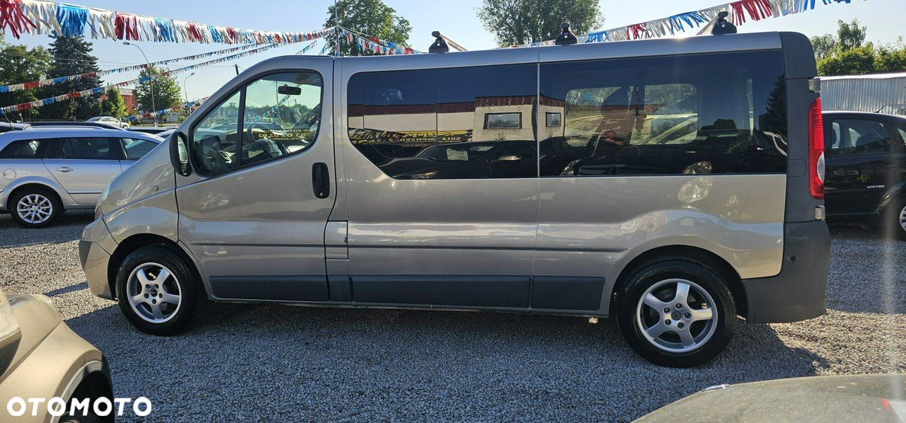 Renault Trafic - 25