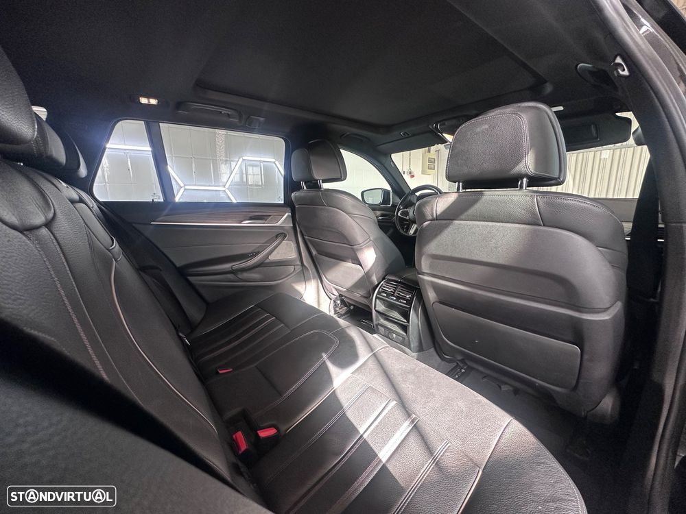 BMW 530 d Pack M Auto - 19
