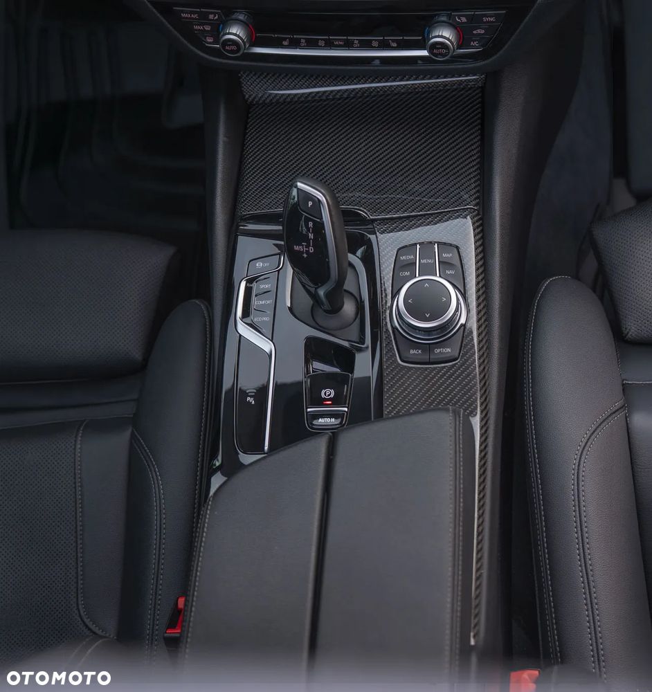 BMW Seria 5 530i xDrive M Sport Edition - 28