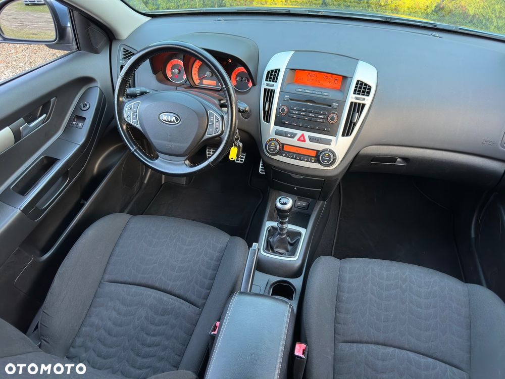 Kia ProCeed 1.6 CRDi EX - 24