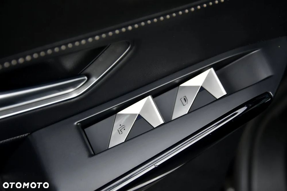 DS Automobiles DS 7 Crossback 1.6 E-Tense 4x4 Louvre - 24