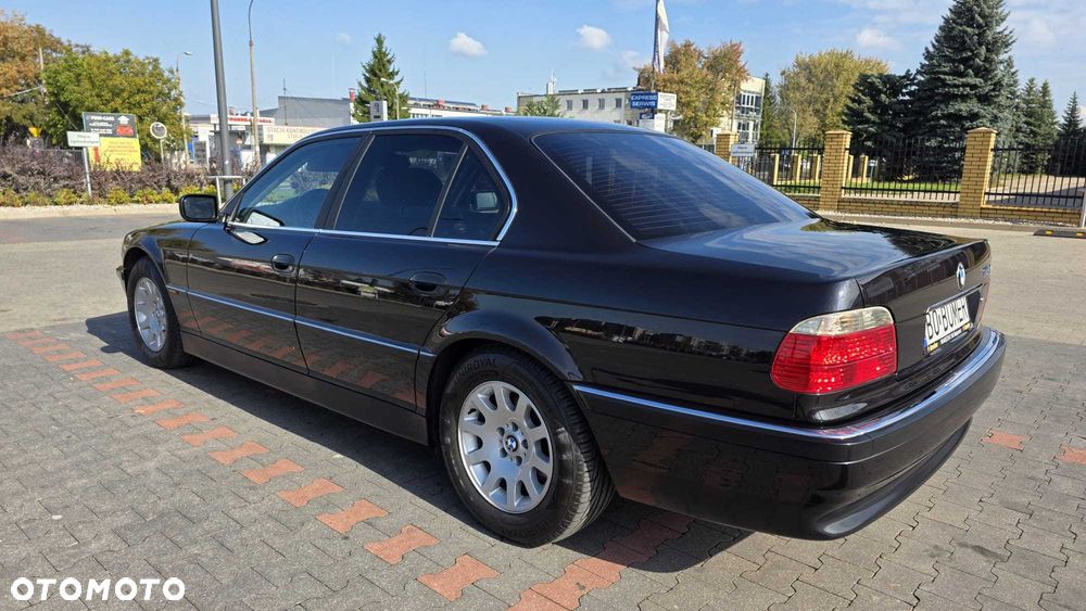 BMW Seria 7 - 8