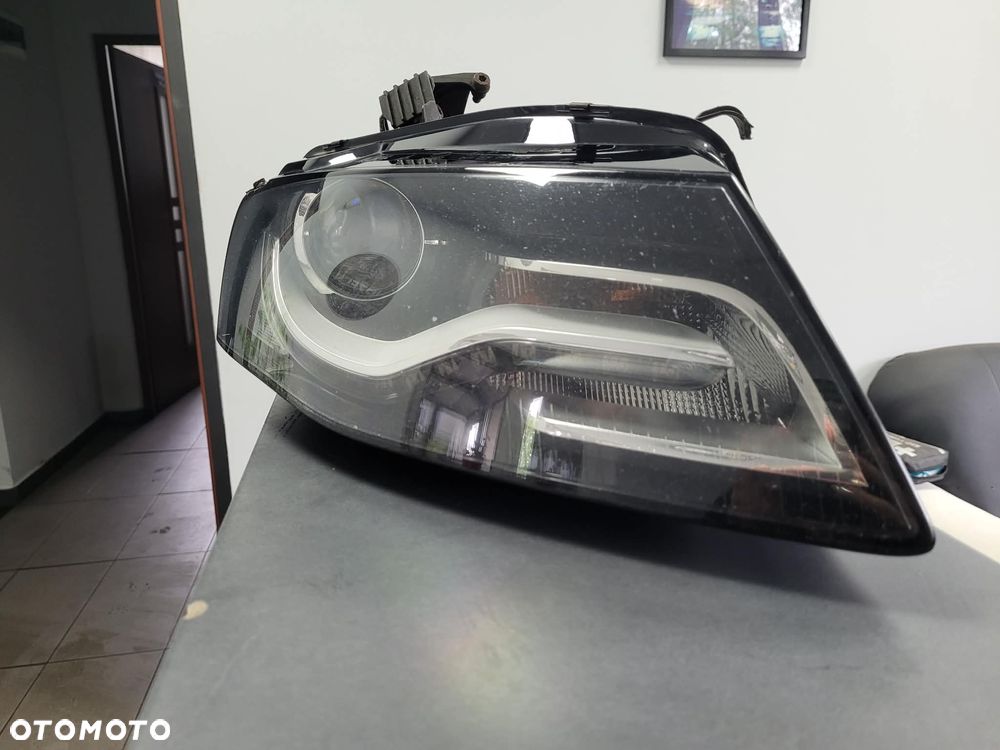 Lampa prawa Audi a4 b8
