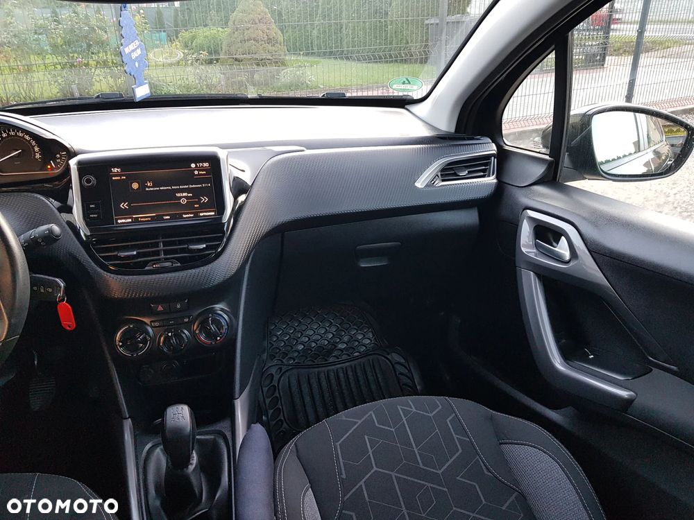 Peugeot 2008 - 12