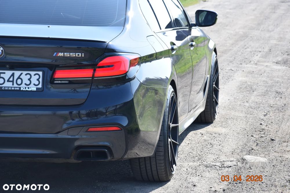 BMW Seria 5 M550i xDrive sport - 23
