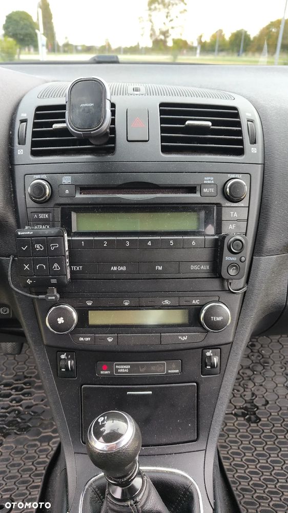 Toyota Avensis 1.6 Luna - 14