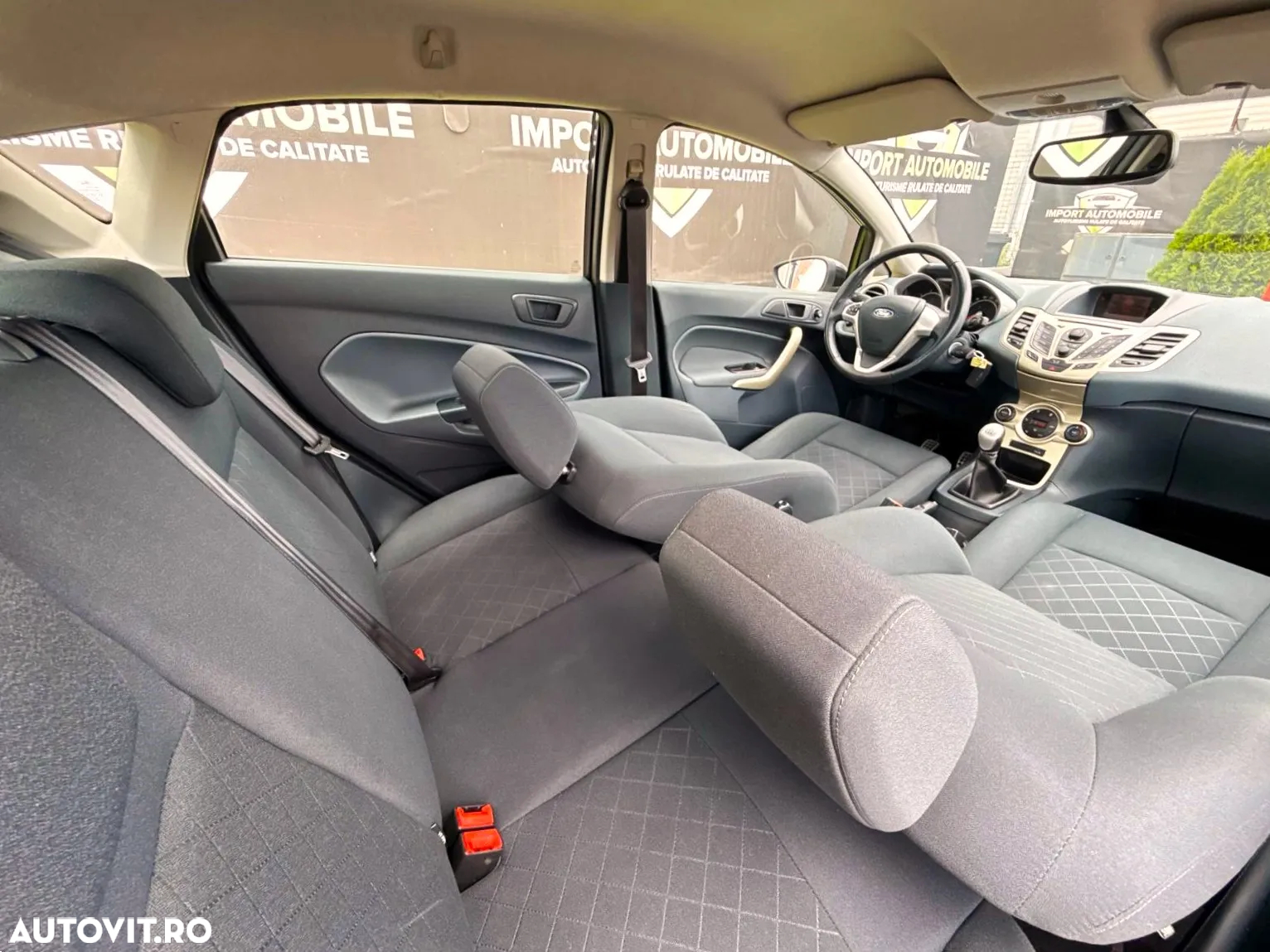 Ford Fiesta 1.4 Ghia - 24