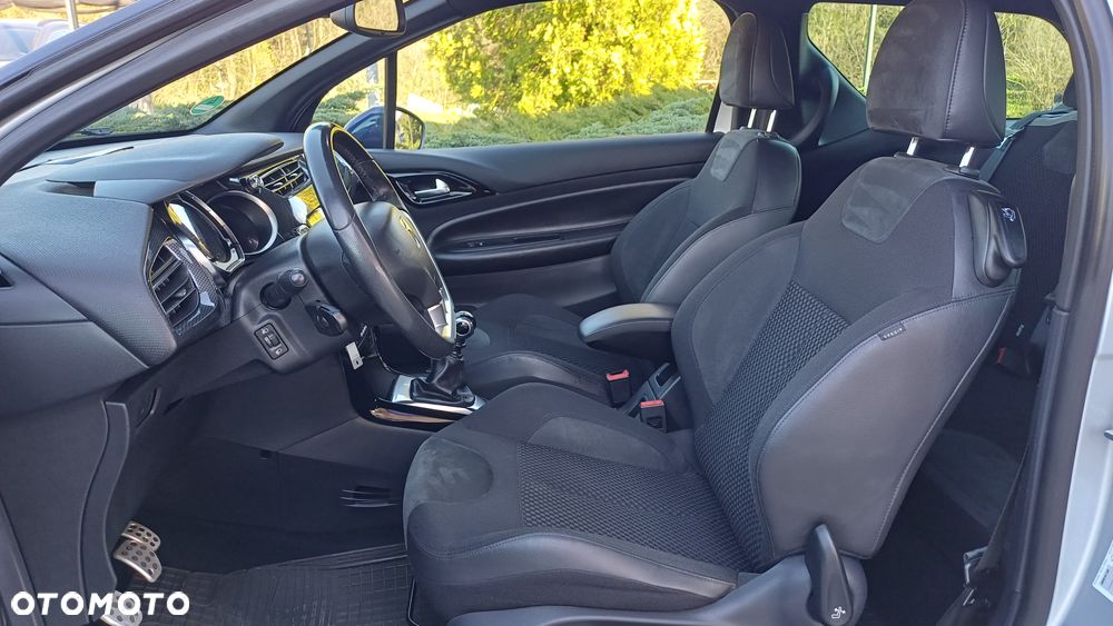 Citroën DS3 1.6 THP Ultra Prestige - 17