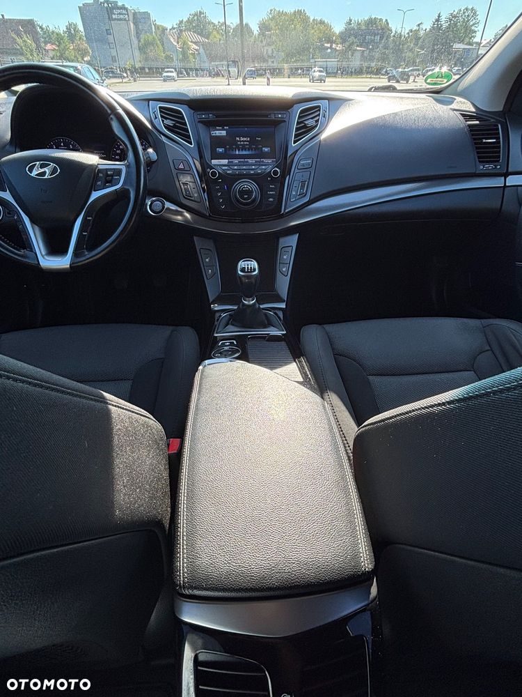 Hyundai i40 Kombi 1.6 Trend - 24