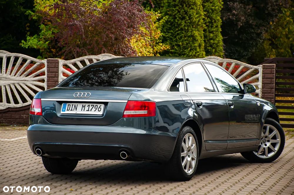Audi A6 Limousine 2.4 - 17
