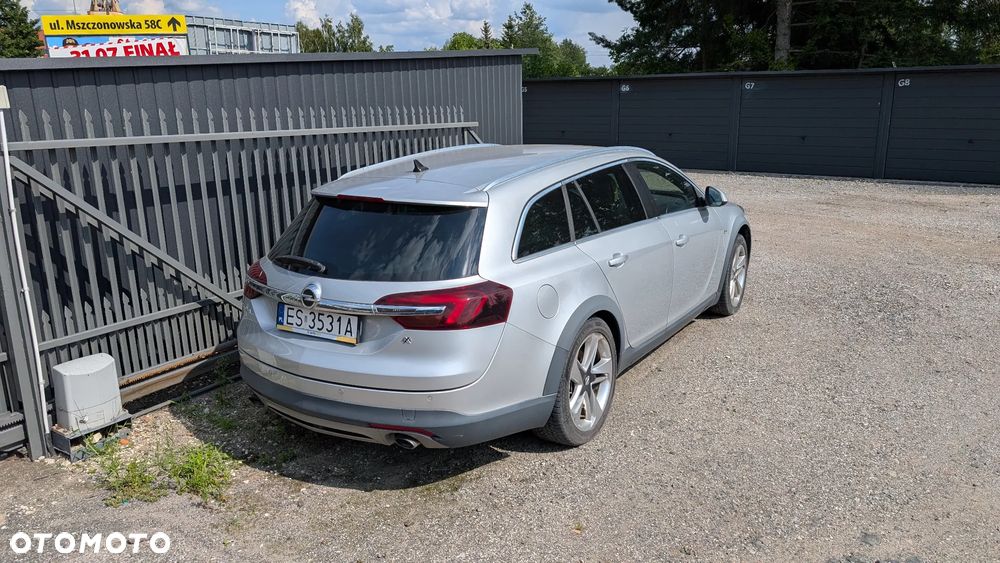 Opel Insignia 2.0 SIDI Turbo 4x4 Country Tourer - 2