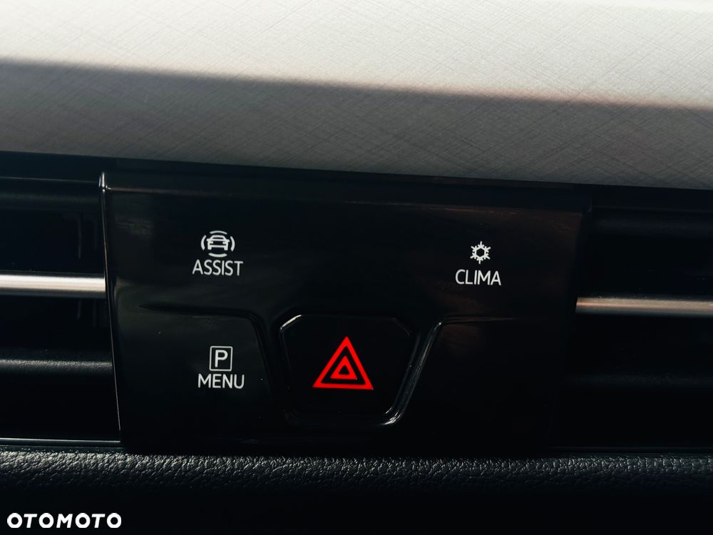 Volkswagen Golf - 8