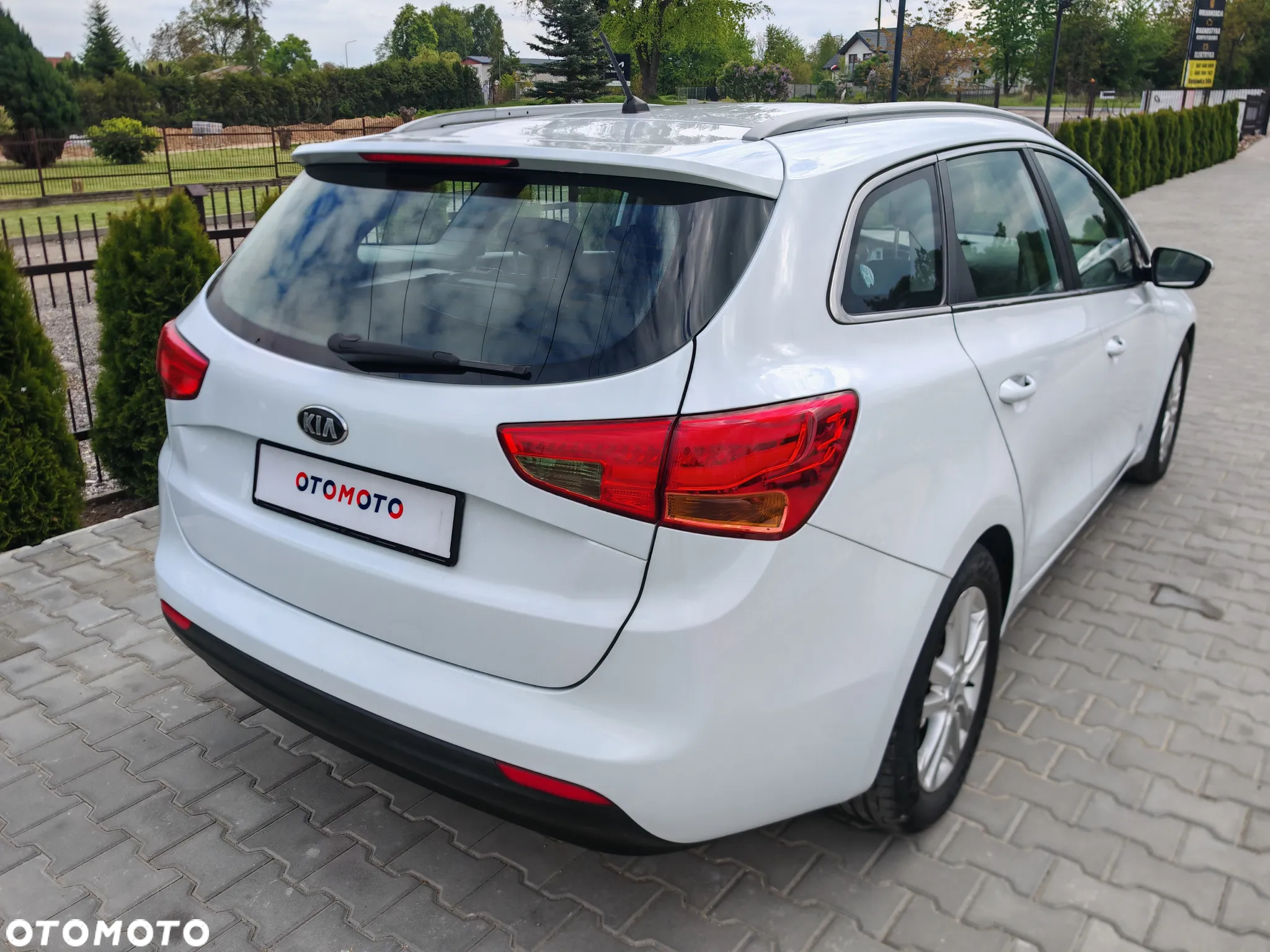Kia Ceed 1.6 GDI SW Dream-Team Edition - 23