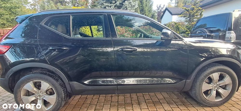 Volvo XC 40 D4 AWD Momentum - 3