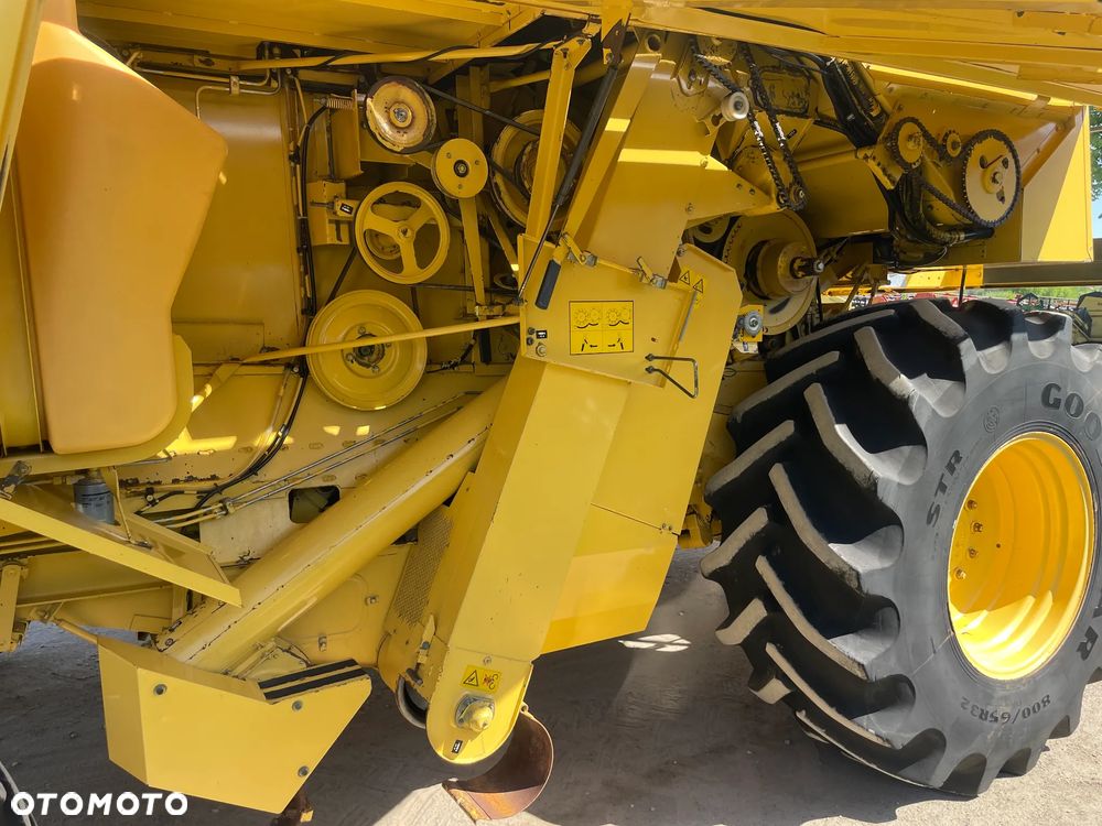 New Holland TX 68 Plus - 14