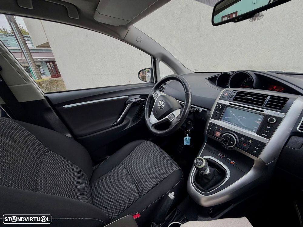 Toyota Verso 1.6 D-4D Active - 35