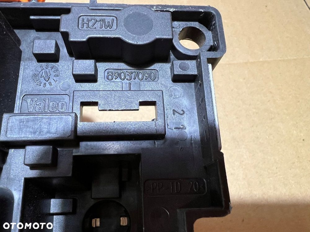 AUDI A6 C6 LIFT WKŁAD LAMPY LEWY TYŁ LEWA TYLNA W KLAPE 89037090 - 8