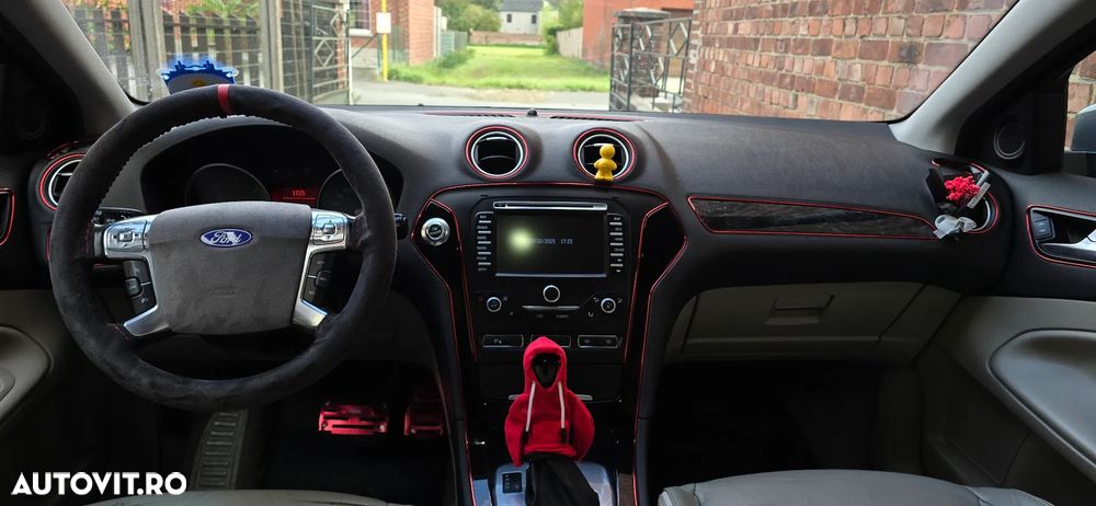 Ford Mondeo - 12