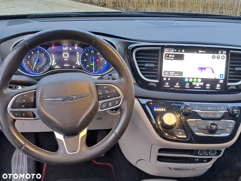 Chrysler Pacifica - 17