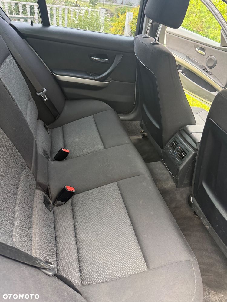 BMW Seria 3 318d - 10