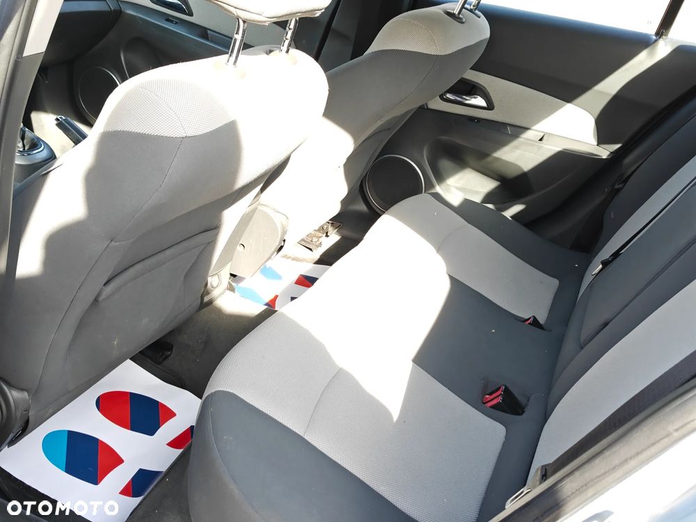 Chevrolet Cruze 2.0 LS - 11