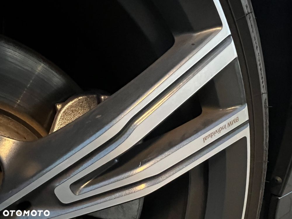 BMW Seria 3 330i M Sport - 9