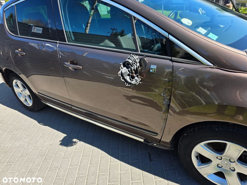 Peugeot 3008 2.0 HDi HYbrid4 - 16