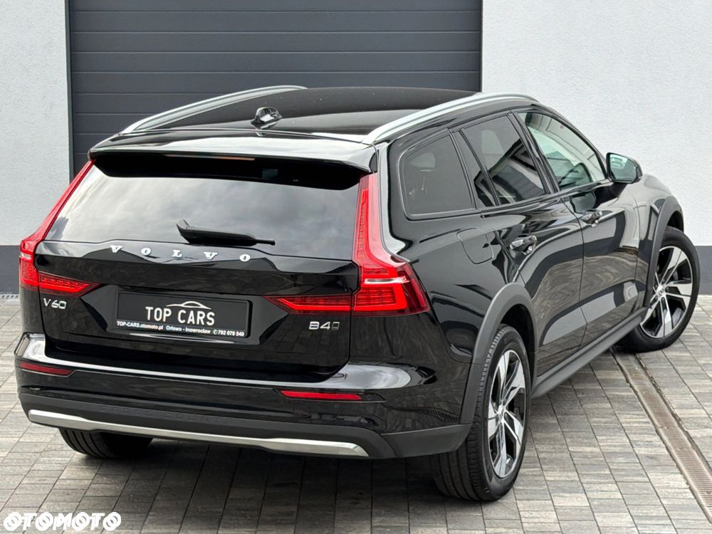 Volvo V60 Cross Country B4 D AWD Geartronic Pro - 38