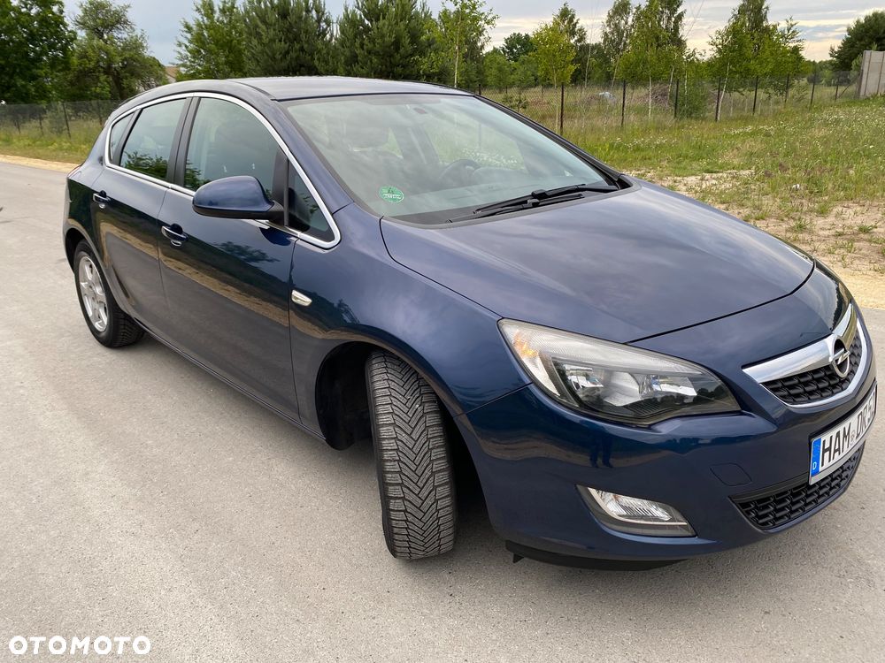 Opel Astra 1.6 Turbo - 11