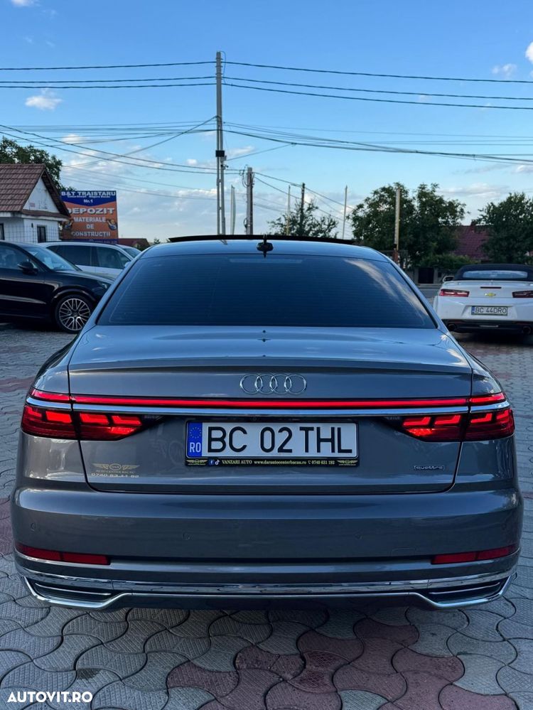 Audi A8 - 8