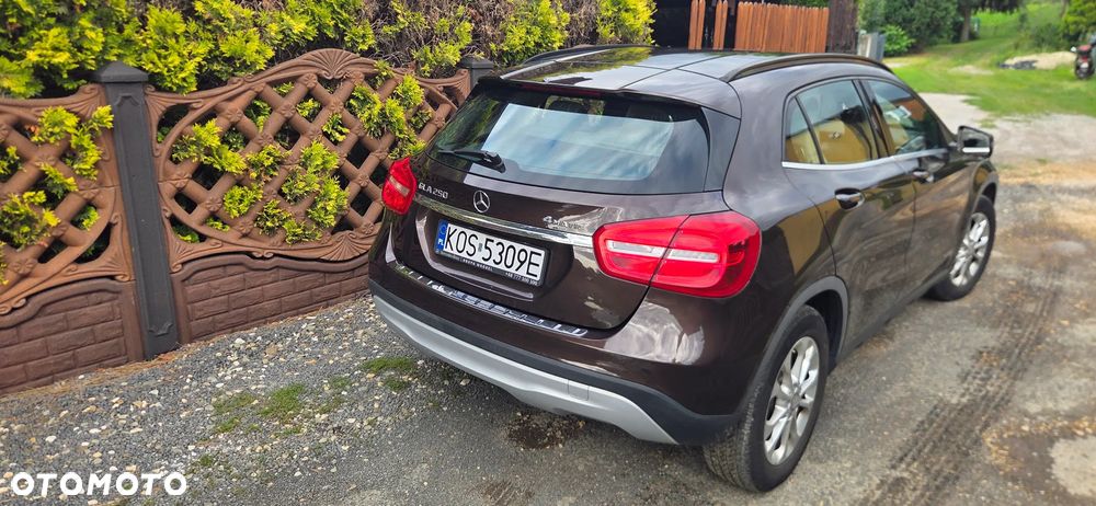 Mercedes-Benz GLA 250 4-Matic - 7