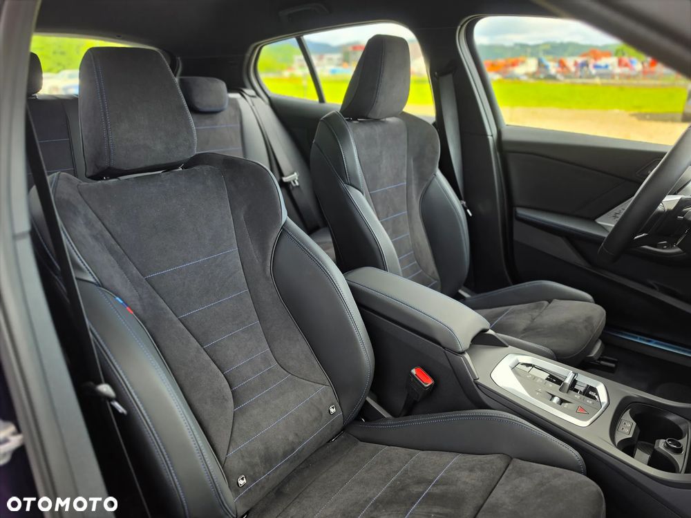 BMW Seria 1 120 mHEV - 27