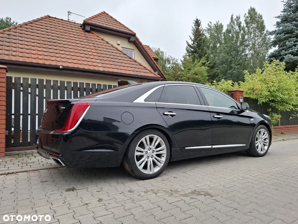 Cadillac XTS - 32
